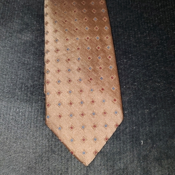 Gold Tie With Diamond Pattern New - Picture 1 of 7